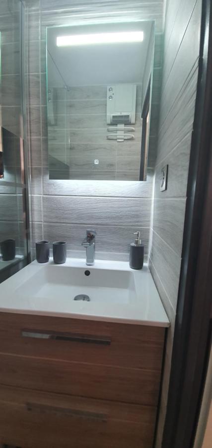 Nouveau Bien Lumineux Tout Confort En Centre Ville Сет Екстериор снимка